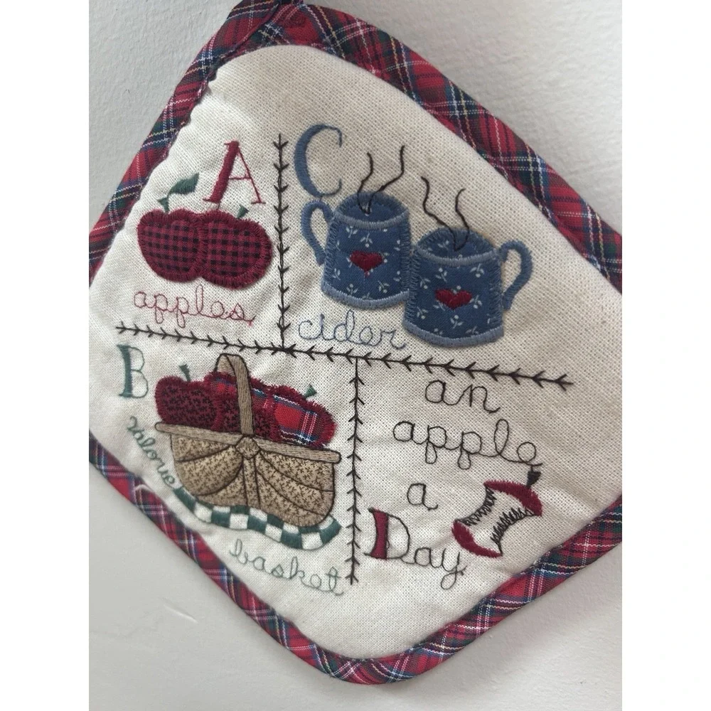 Vintage Christmas Pot Holder Set appliqué Folk art country apples st nick plaid
